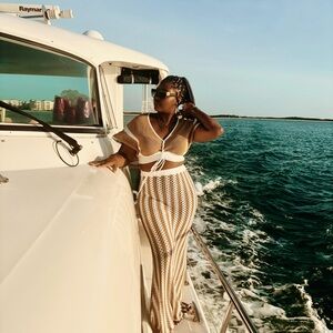 AKIRA Tan and White Crochet Swim Coverup ☀️☀️☀️☀️☀️read ⬇️